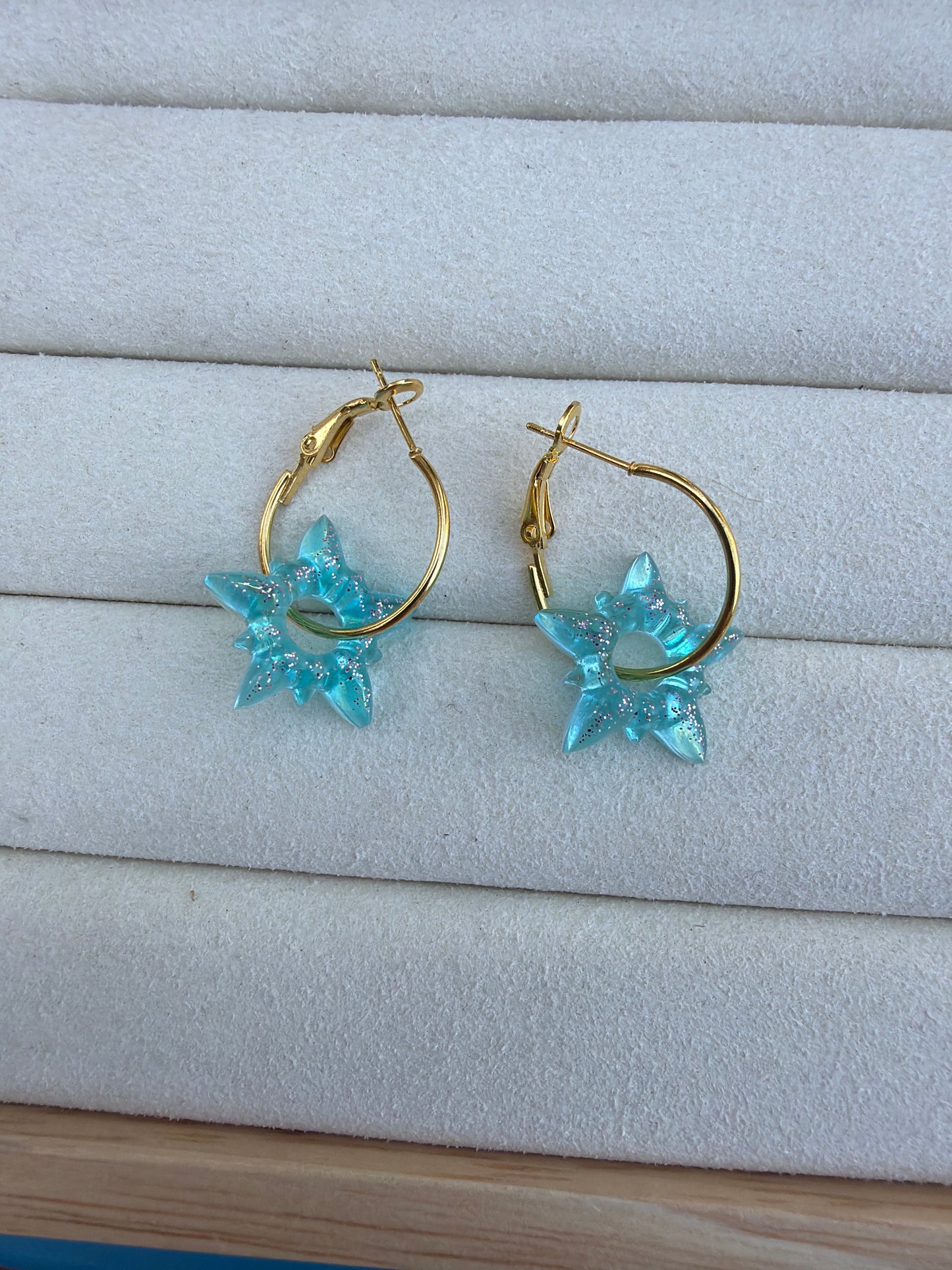 Boucle d’oreille créole bleu