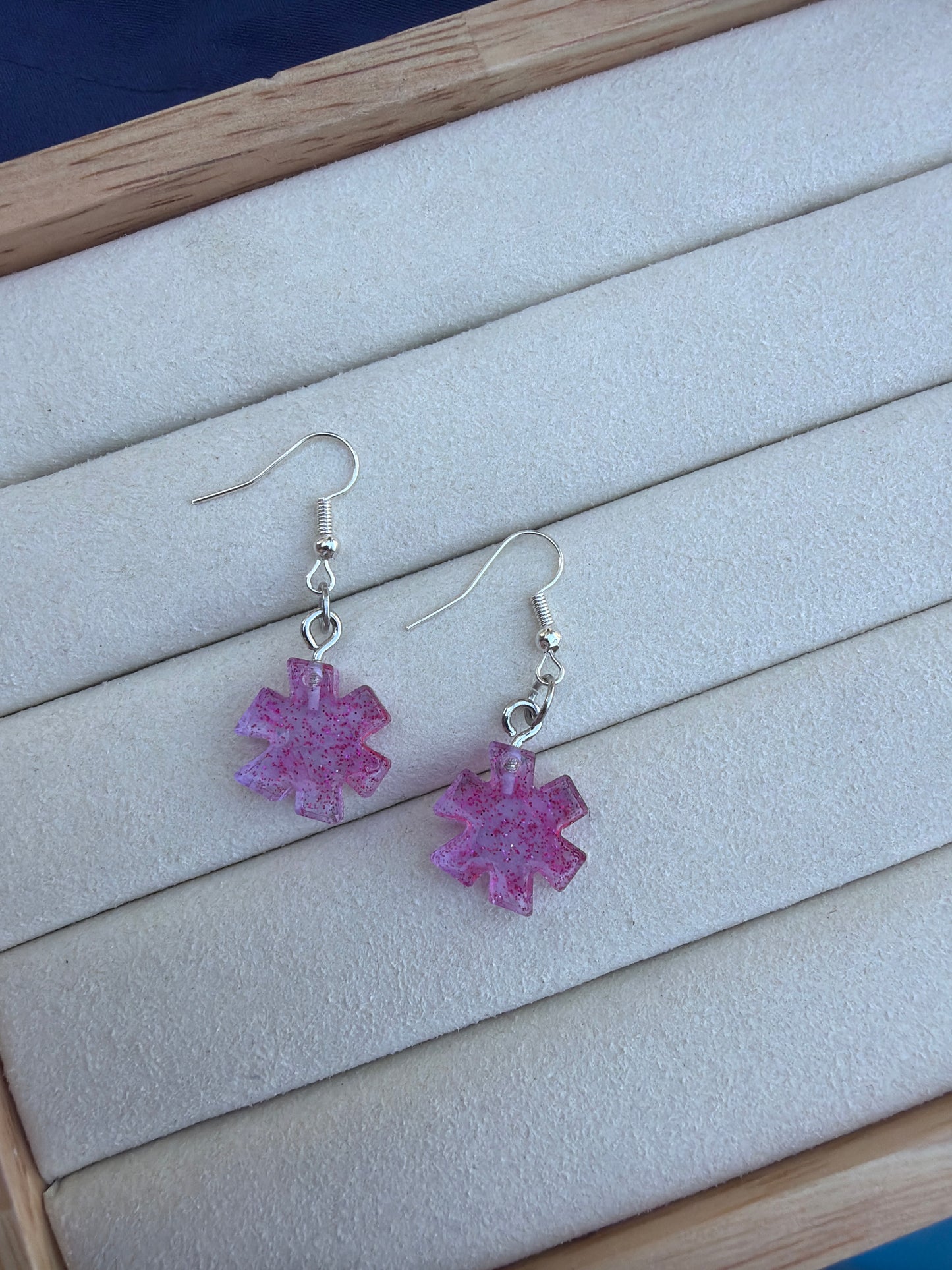 Boucle d’oreille trèfle rose